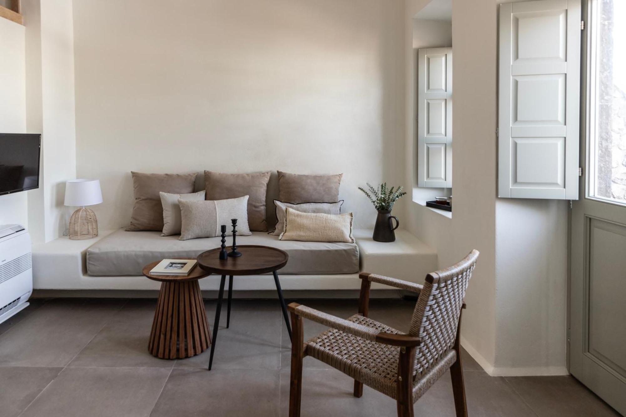 Frescoes Luxury Suites By Kb Hospitality Mesaria Exterior foto